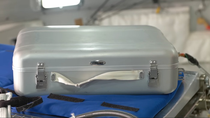 Портфель с портативным разогревателем еды. /Фото: scientificamerican.com