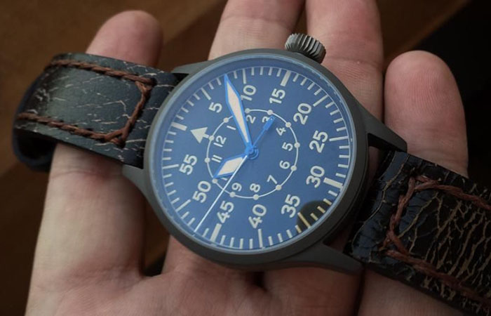 Nav B-Uhr./ Фото: picomat.vn