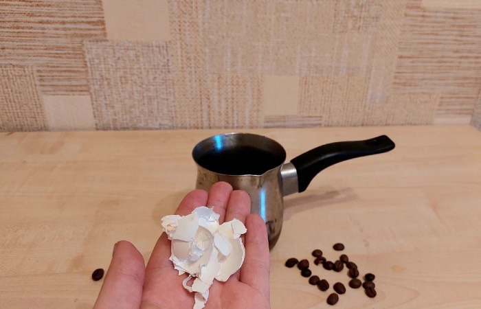Зачем опытные хозяйки в кофе добавляют яичную скорлупу, а в чай — соду