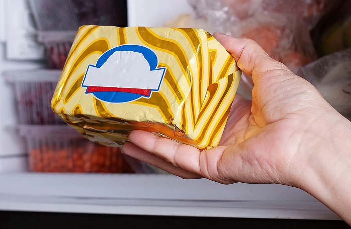 Зачем опытные хозяйки замораживают сливочное масло пачками